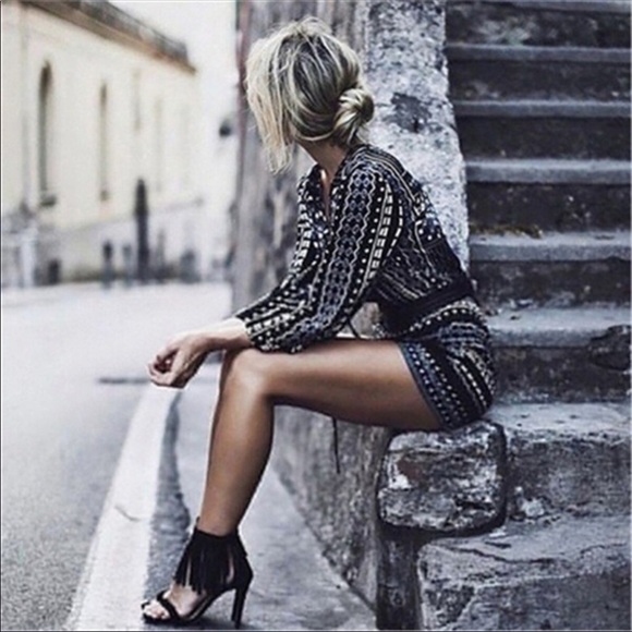 Elegant Black Print Summer Romper - Picture 2 of 6